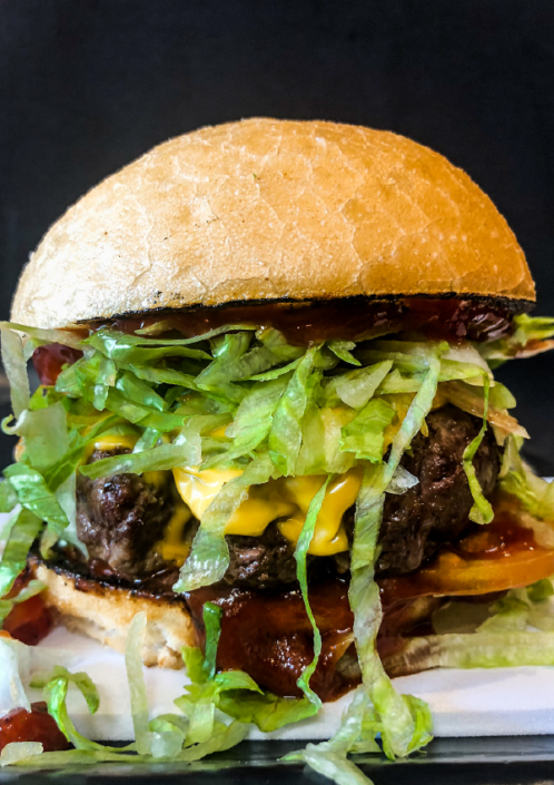 Amarcord, è il nome di uno degli hamburger artigianali di Erudito